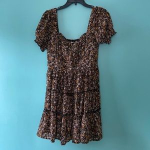 Size M floral mini dress